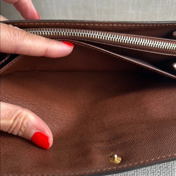 LV Monogram Sarah Wallet - Picture 13 of 13